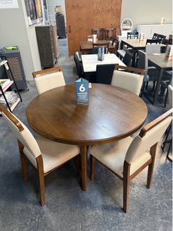48” round dining set NEW!! Table and 4 chairs