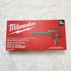Milwaukee M12 Caulk Gun 