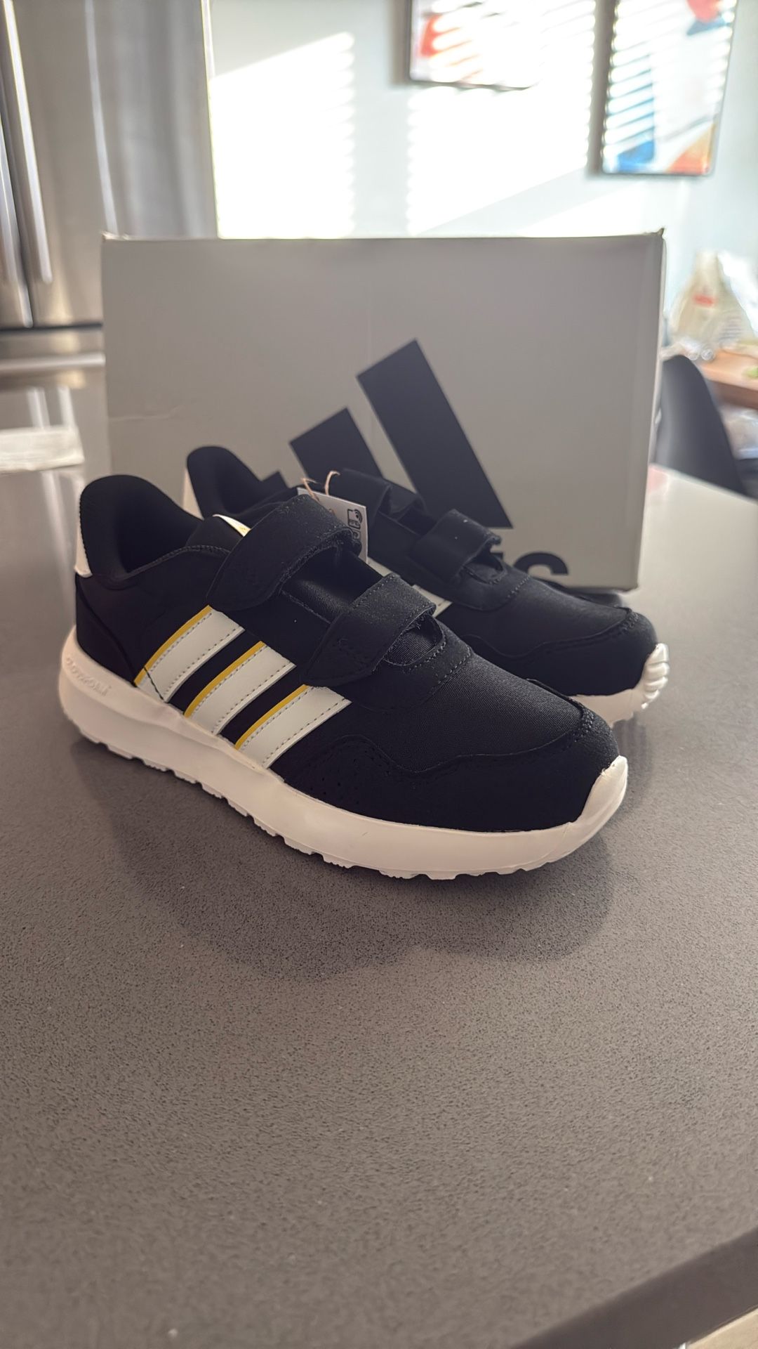 (New) Adidas Run60s Kids Shoes Size 1