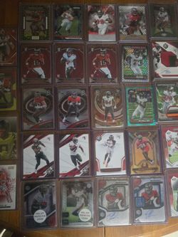 (BUCS FANS MUST SEE)NFL Trading Card Lot. Autographs/memorabilia/serialized/inserts