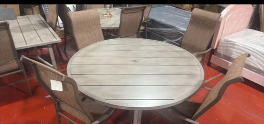 Outdoor table with 4 chairs brand new