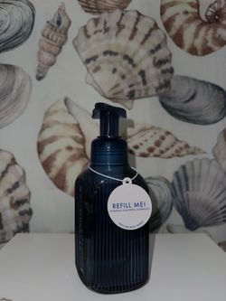 Soap refill dispenser