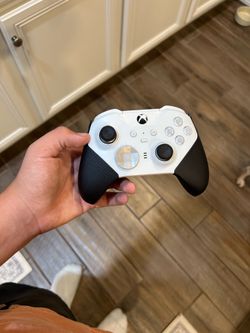 White Xbox Series 2 Elite Controller