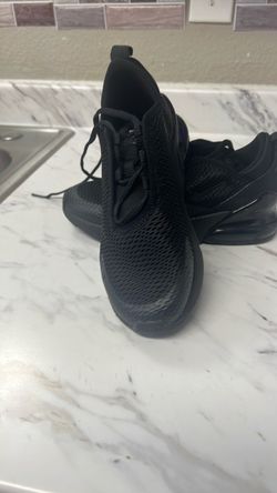 Nike Air 270 size 2Y