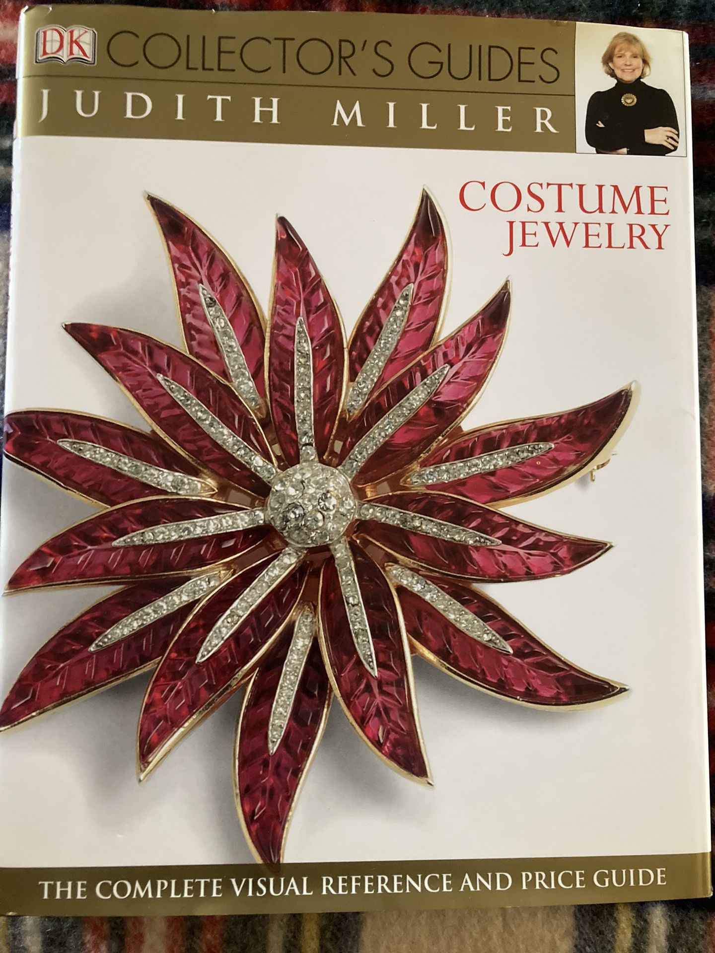 Costume Jewelry (DK Collector's Guides)