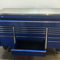 Snap-on toolbox royal blue Comes with a stainless steel top