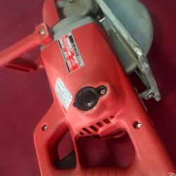 Milwaukee Worm Drive Saws have 15 amp motors and heavy duty worm gears 