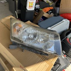 Chevy Cruze Passenger Side Headlight