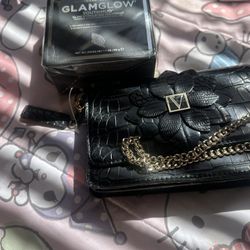 Vs Bag And Glam Glow Treatment 