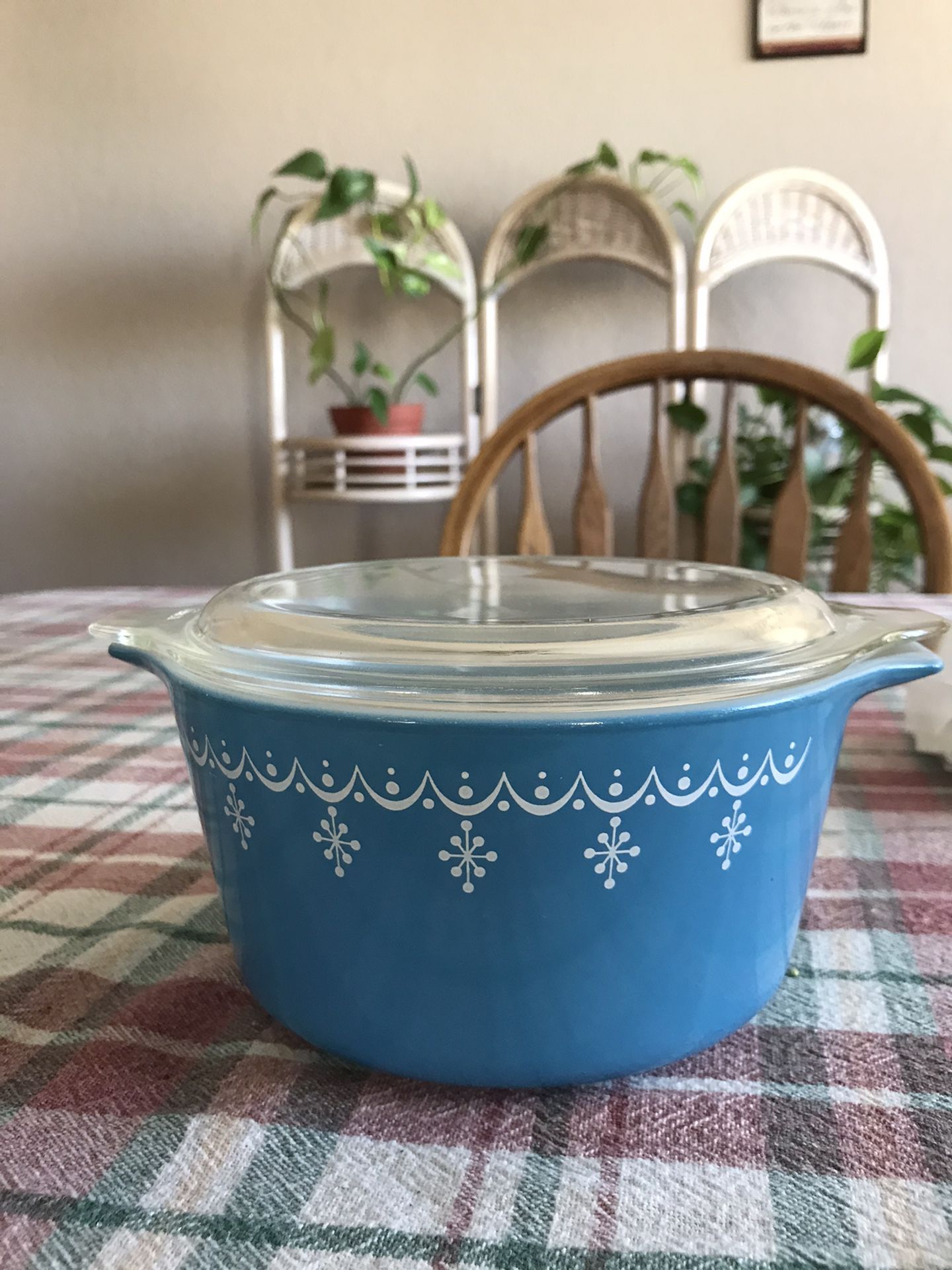 Pyrex Blue Garland Snowflake Casserole Dish with lid