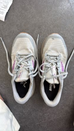 Womens Brooks running shoe 7.5