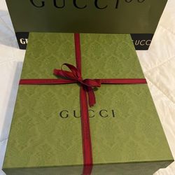 GUCCI SLIDES AUTHENTIC w/RECEIPT   DOCUMENTS