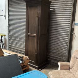 Free !!!!Pool Table Stick  Storage 