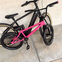 Momentum Transend E+ Electric Bike + Mongoose Legion BMX Bundle – Excellent Condition