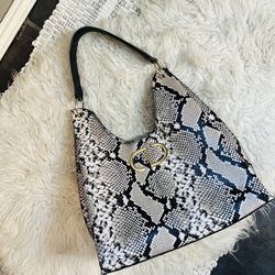 Gianni Bini snake print shoulder bag / purse . Like new.