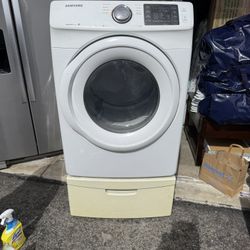 Samsung front load washer and GAS dryer SET