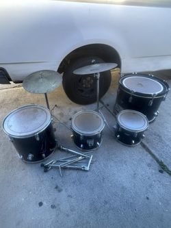 musical drum kit consisting of several drums and cymbals.