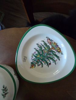 Spode Dishes, Along With 12 Dinner, Salad, Cup And Saucers.