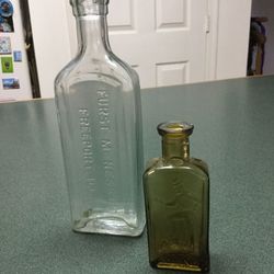 Furst-McNess Co Bottle