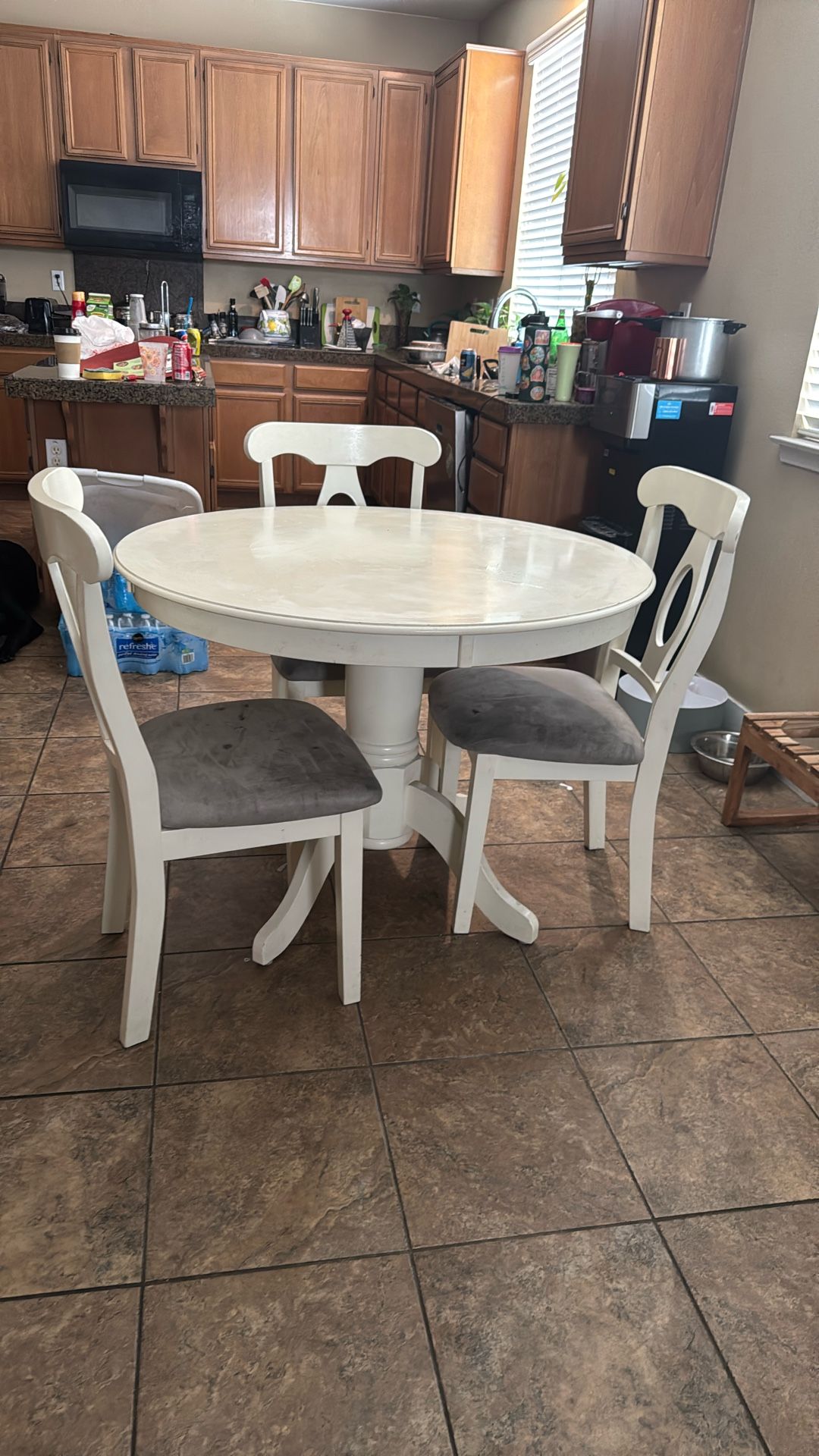 Kitchen Table Round-