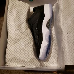 Air Jordan 11 Retro Low Space Jam Size 9.5M 
