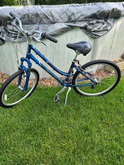 Bike, Giant Sedona DX, Wheels Size  26", Speed  24, Frame Size  17"