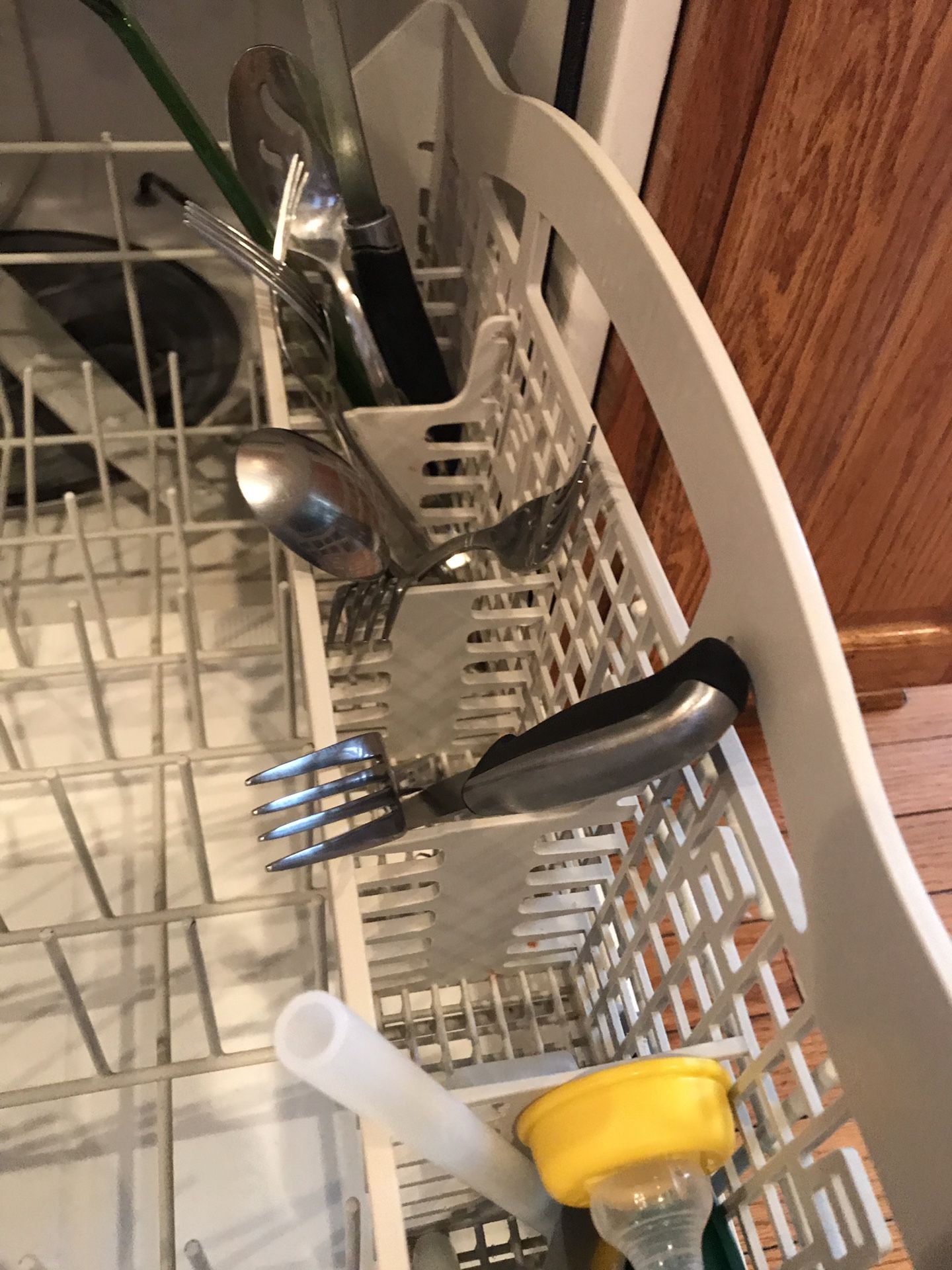 Dishwasher whirlpool