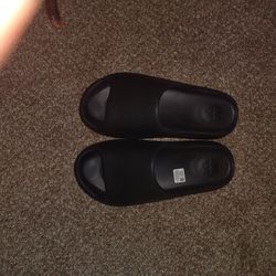 Yeezy Onyx Slide 