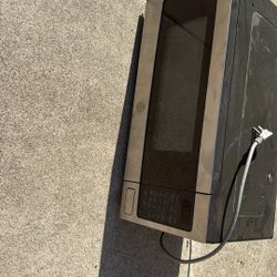 GE Microwave. Good Condition