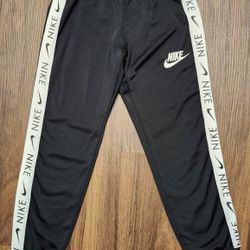 NWOT Boys Sz Sm Nike Black Fleece Lined Joggers in Perfect Condition