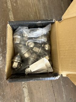Lug nuts
