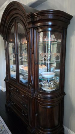 Stunning Traditional Lighted China Cabinet & Hutch