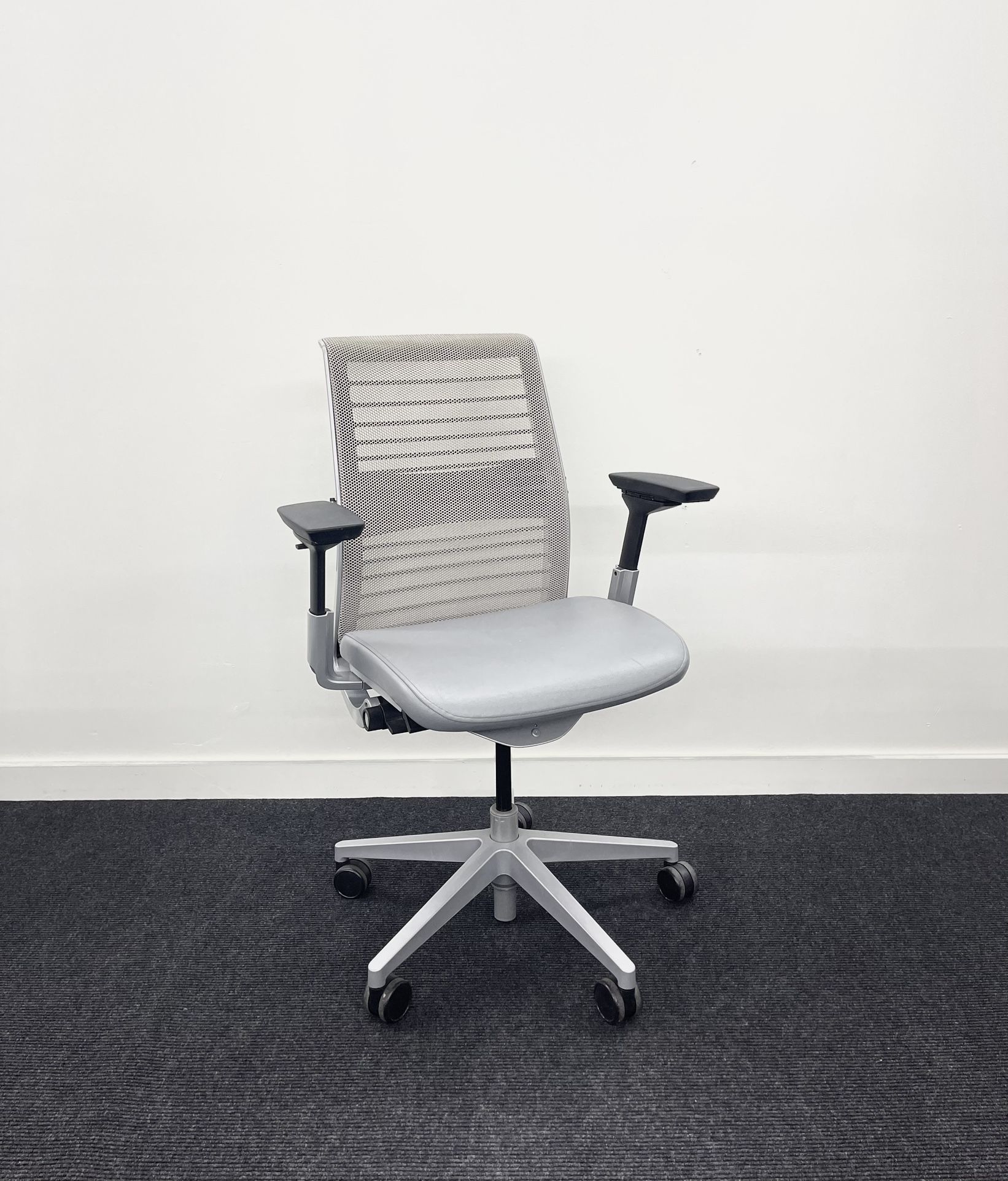 STEELCASE THINK V2 GREY/SILVER COLOR SCHEME LEATHER SEAT FULLY LOADED WITH LUMBAR SUPPORT!