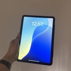 iPad Air 4th Gen 64 GB- With Magnetic Case