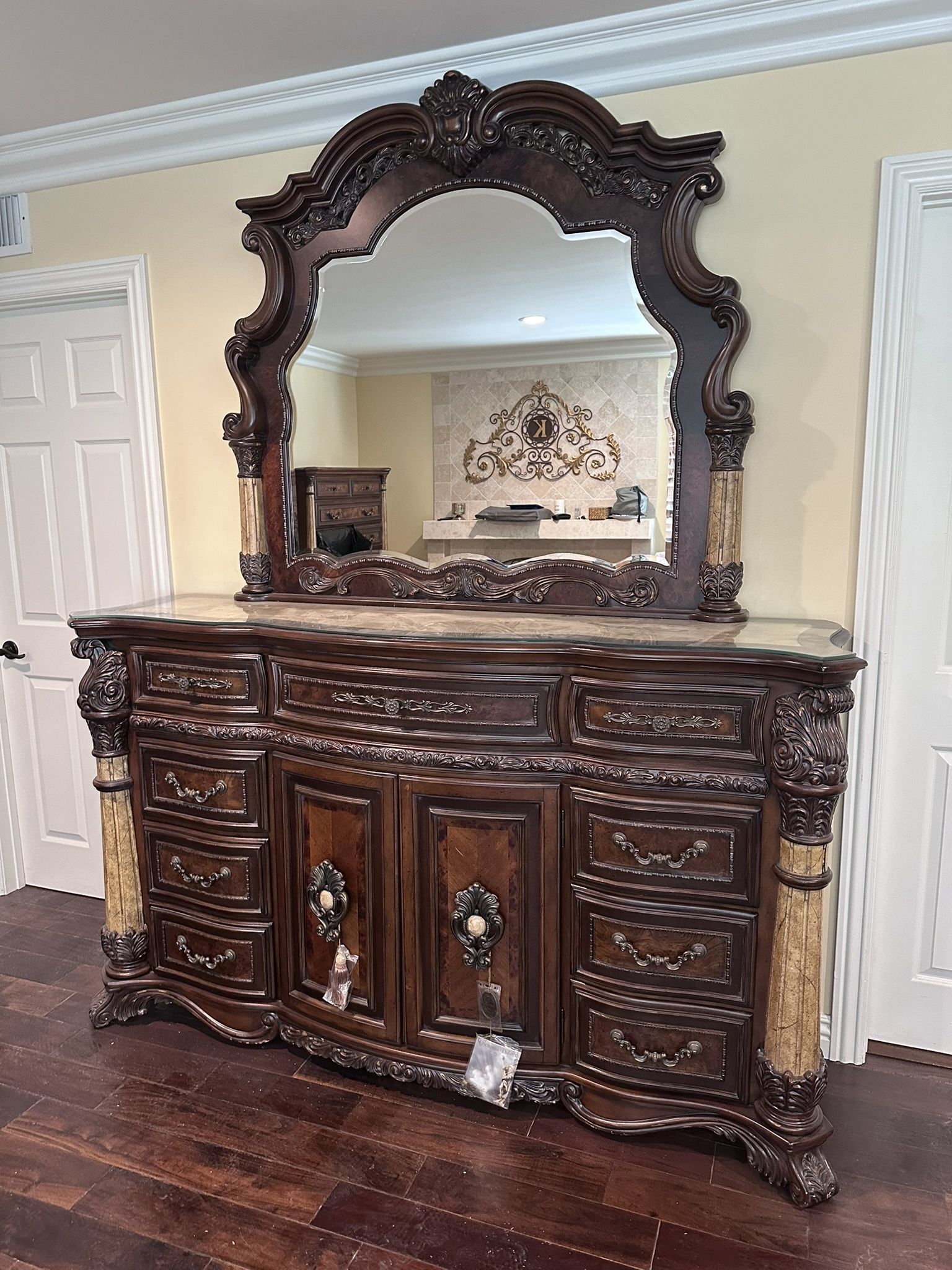 8-Piece Victorian Palace Bedroom Set by Michael Amini