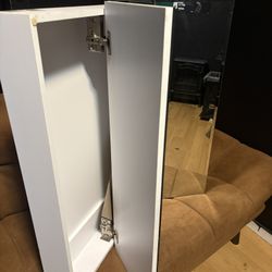 Frameless Tri-View Cabinet