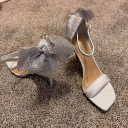Bow Silver Heels