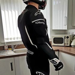 Coolest Motorcycle Suit! Don’t Miss