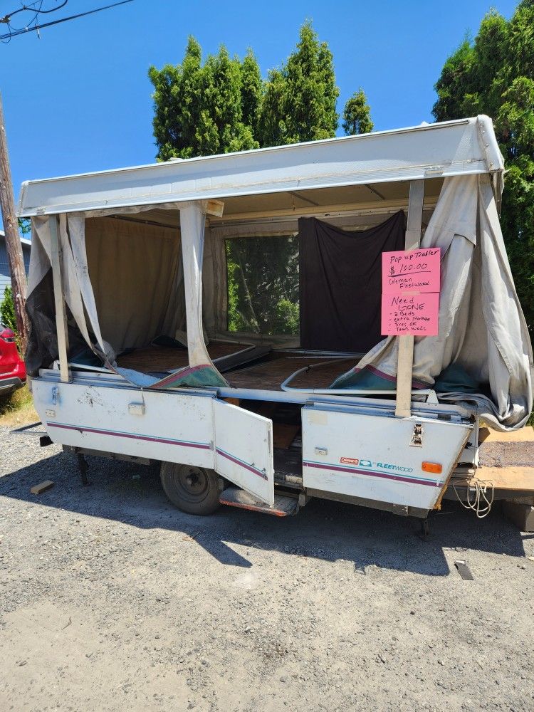 *** 100.00 ***COLEMAN FLEETWOOD POP UP TRAILER