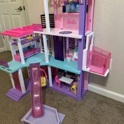 Barbie Dreamhouse 