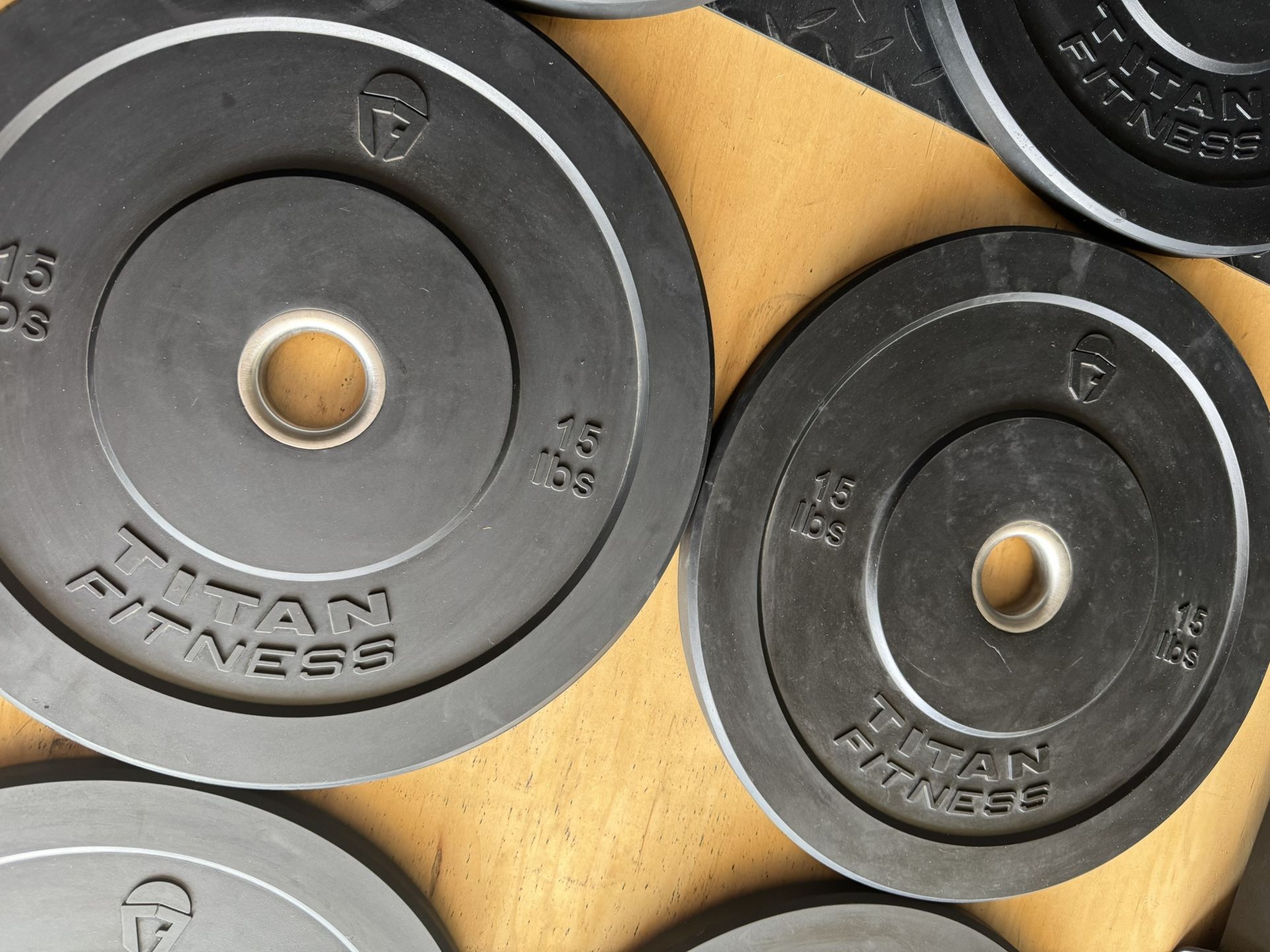 TITAN FITNESS 15LB Bumper Plates