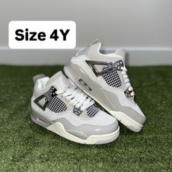 Jordan 4 ‘Frozen Moments’, Size 4Y