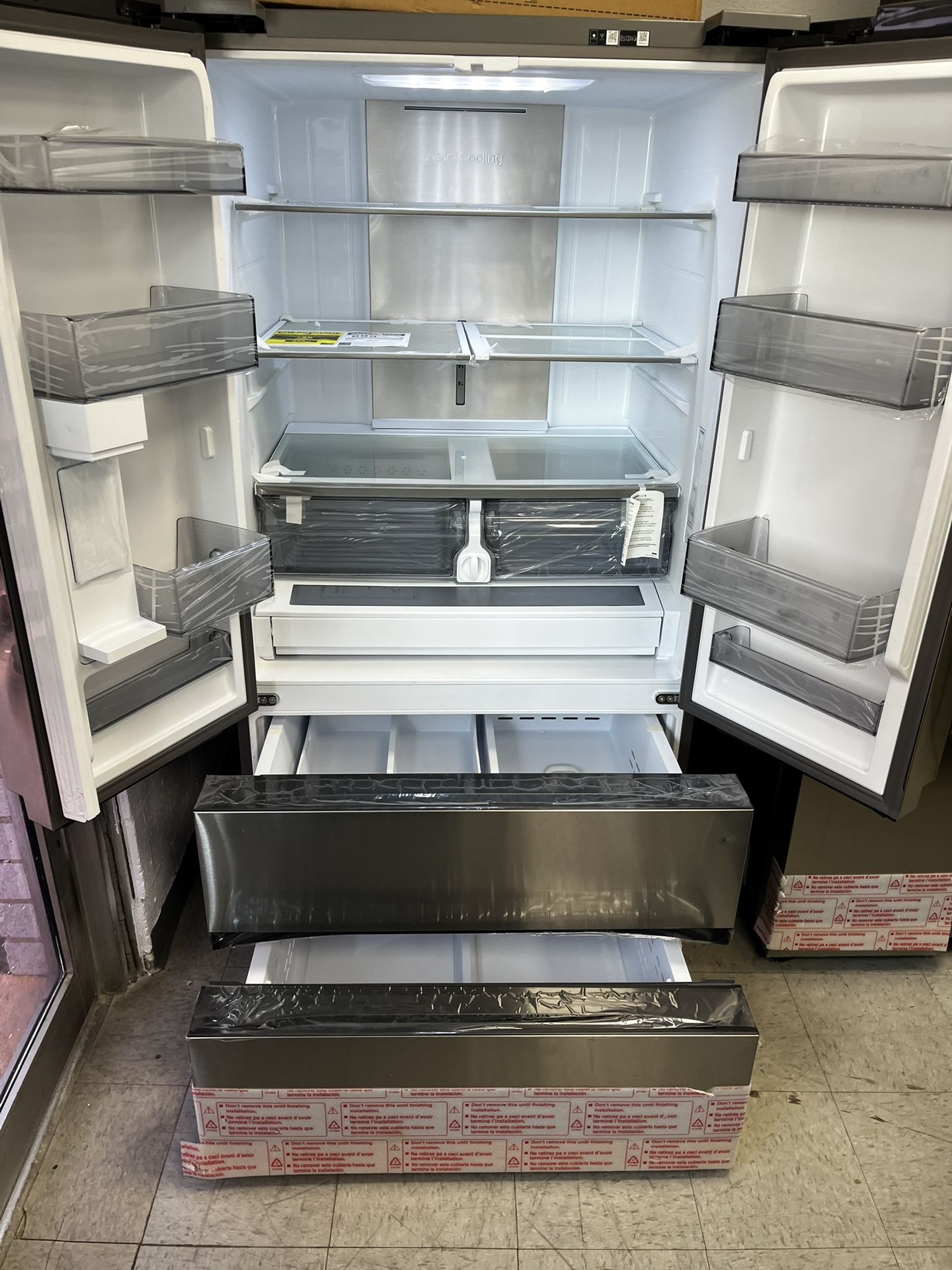 New Scratch & Dent Samsung 36in. 4-Door French Door With Ice Maker Stainless Steel Refrigerator