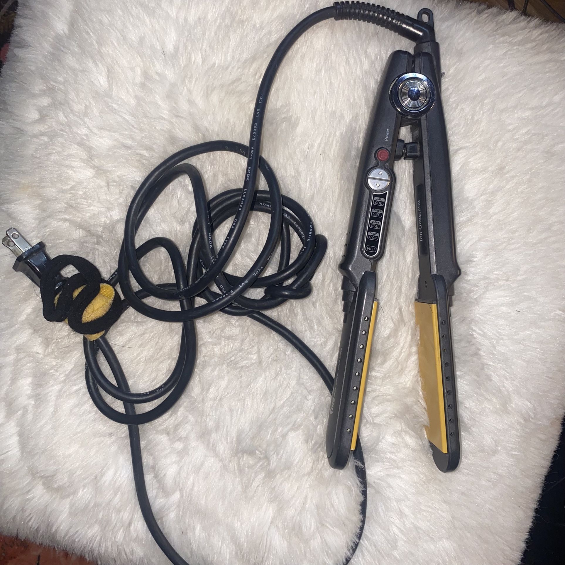 FHI Heat Digital Nano Silver Flat Iron - Works Great!