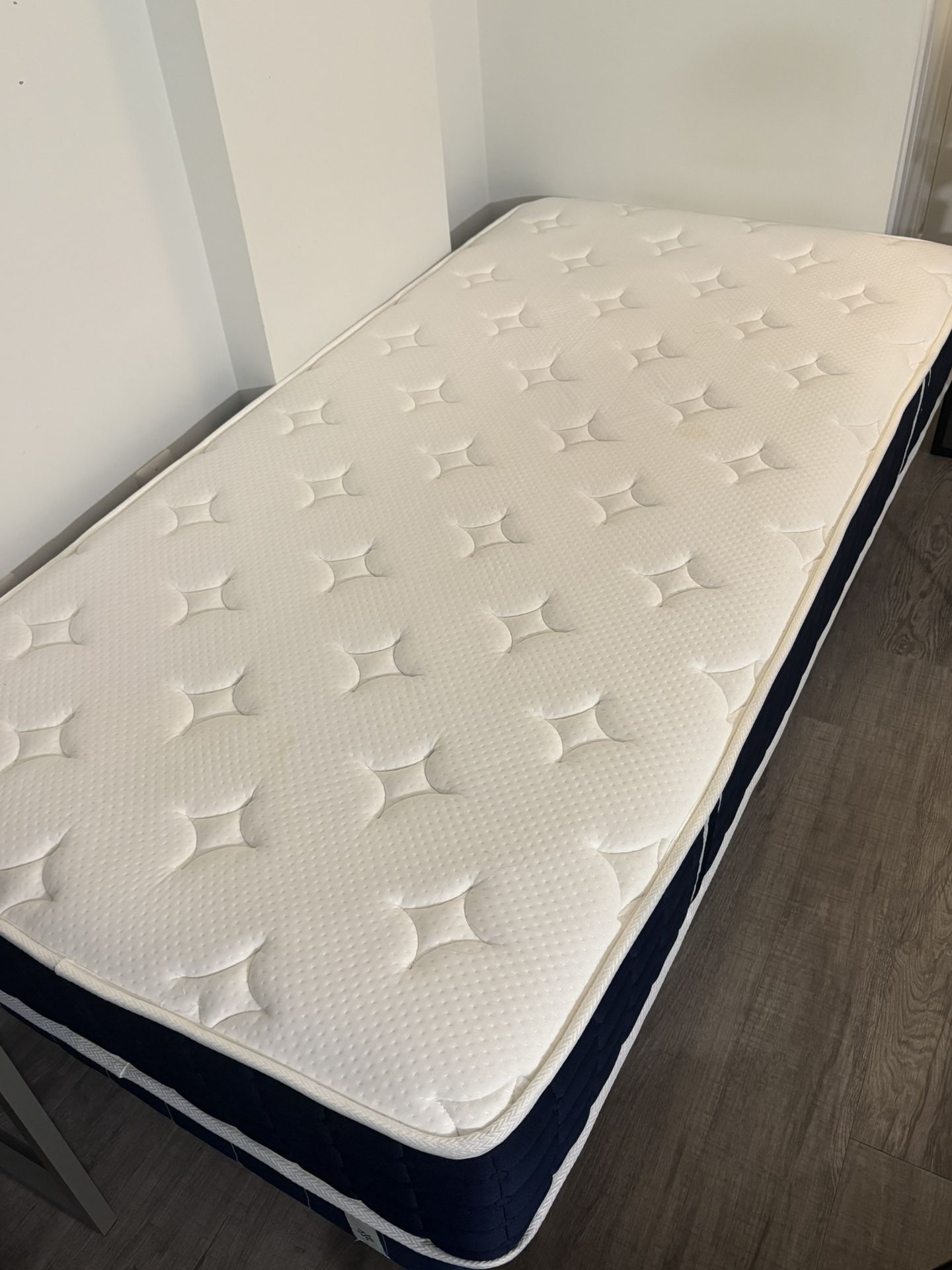FREE - Twin XL Mattress, Coolvie 10 Inch Twin XL Size Hybrid Mattress, Individual Pocket Springs with Memory Foam, Bed in in a Box, Cooler Sleep with 