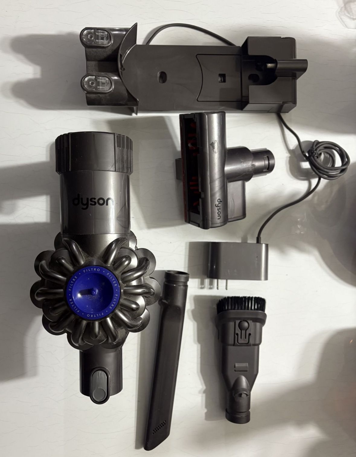 Dyson SV04 V6 Cordless Stick Vacuum NO STICK