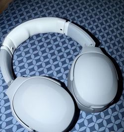 Skullcandy Crusher Evo Wireless Multi-Sensory Bass Headphones - Chill Grey Bluetooth, Noise Isolating Over-Ear Fit, 40 Hours Battery, Microphone, Work