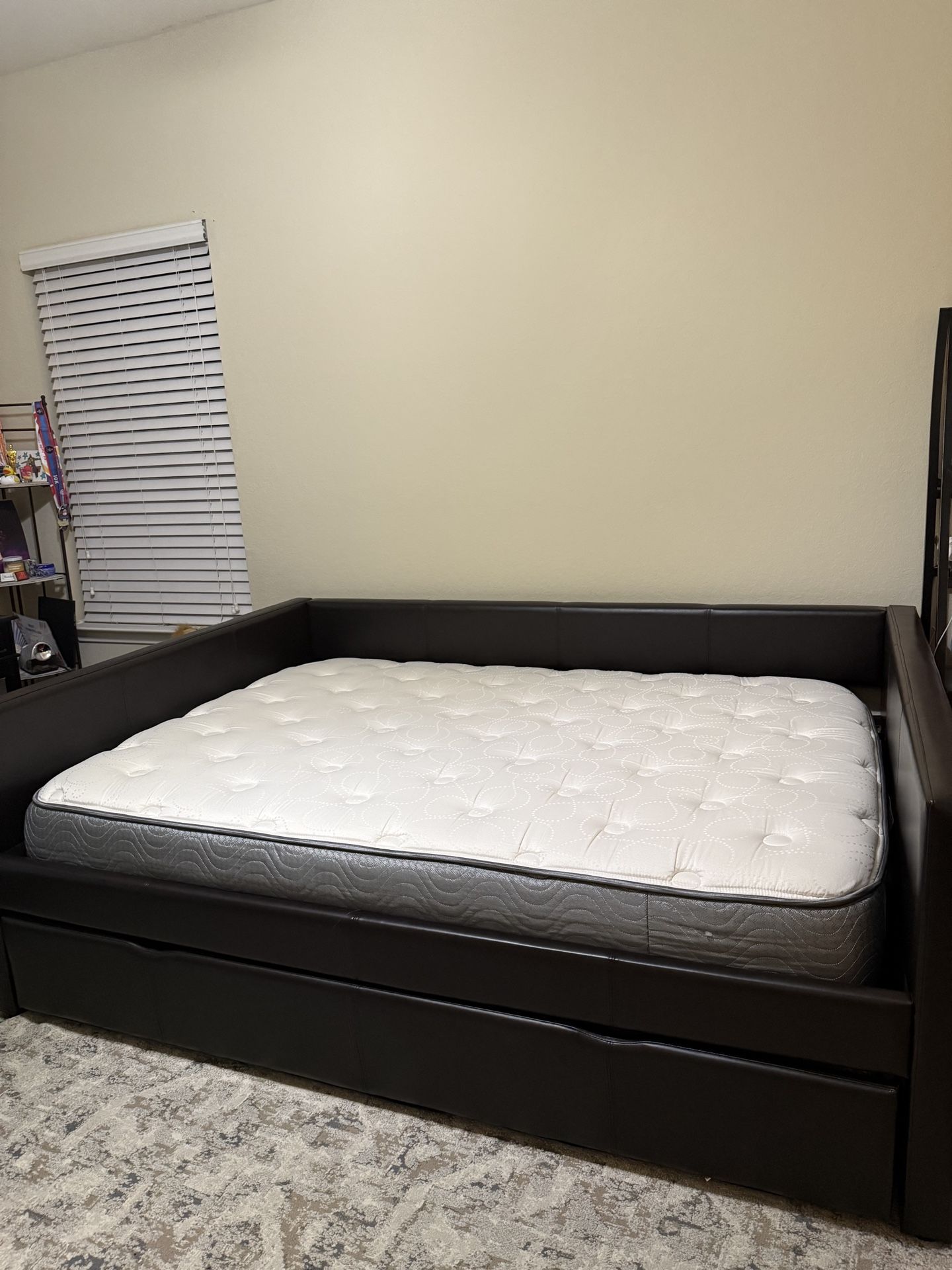 American Signature Furniture Day bed with trundle