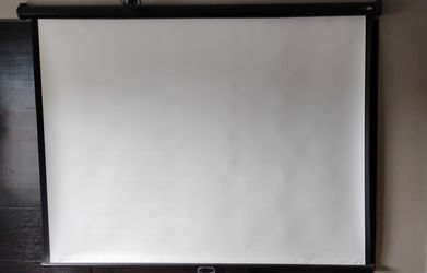 Quartet Pull-down Projection Screen