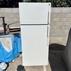 Refrigerator For Sale!!!